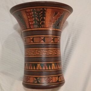Handcrafted vase with beautiful details and colors made in peru  not heavy